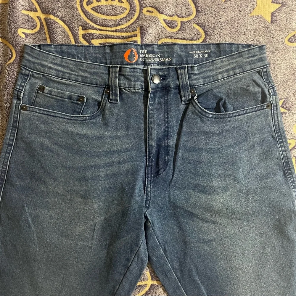 The American Outdoorsmen Blue Slim Straight Jeans with Medium Wash
